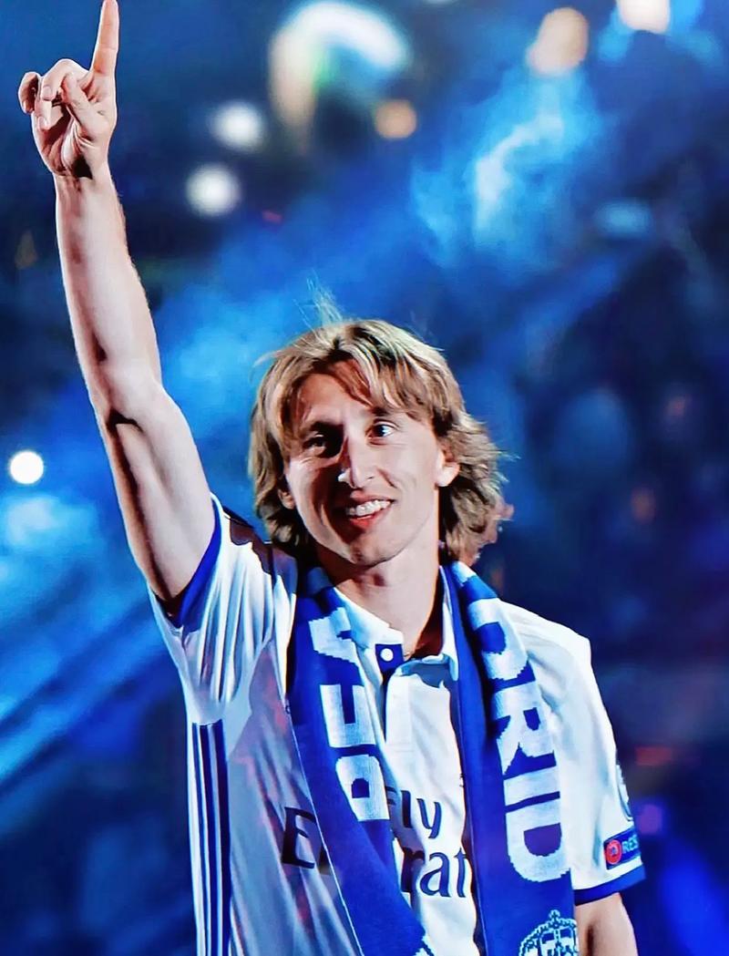 狂轰39+10+10，约基奇创队史第1神迹，掘金力擒雄鹿！威少9中2